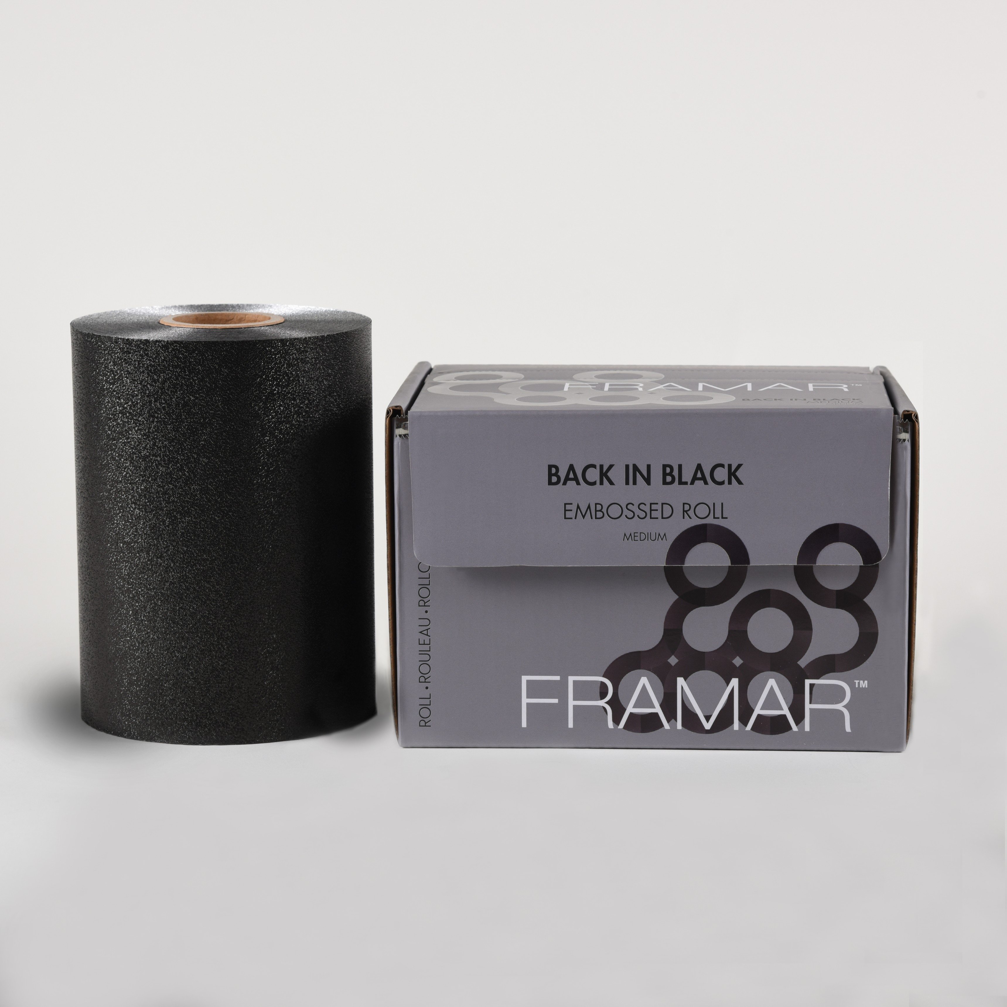 Čierny alobal s textúrou